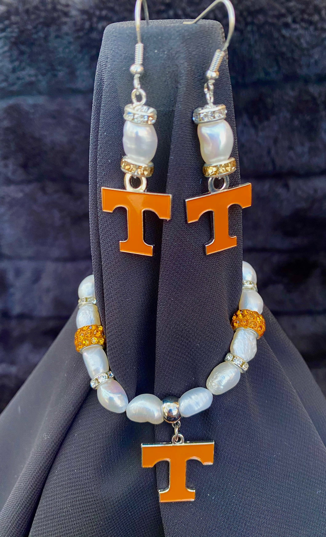 Tennessee Volunteers Logo Pearl Earrings and bracelet set 