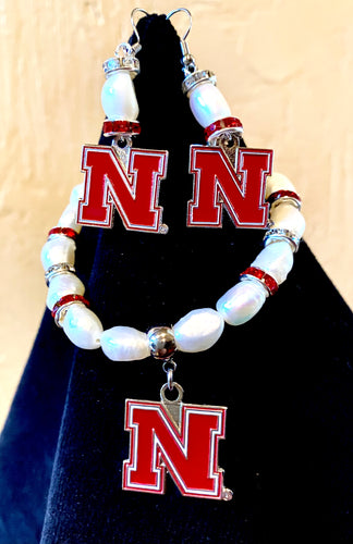 Nebraska Logo Pearl Earrings and bracelet set 